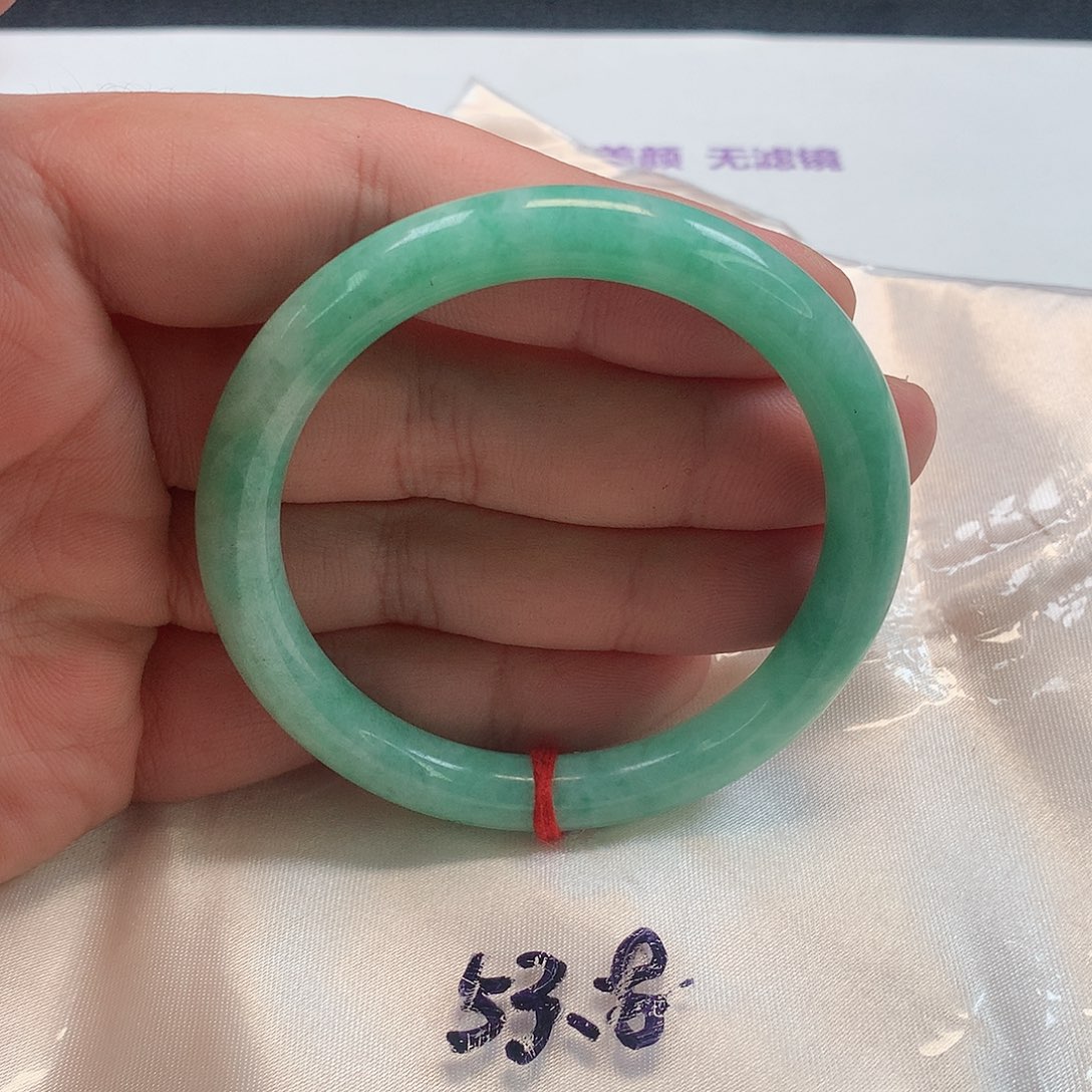 翡翠手镯（圆镯）未镶嵌299号