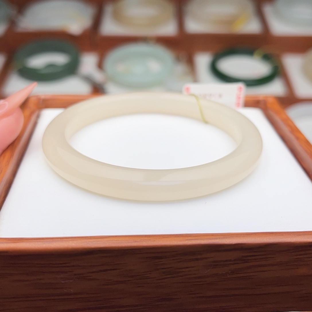 和田玉未镶嵌手镯55.8