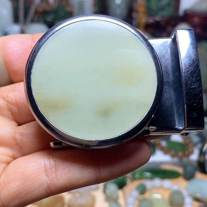 杜***愿和田玉未镶嵌颈饰