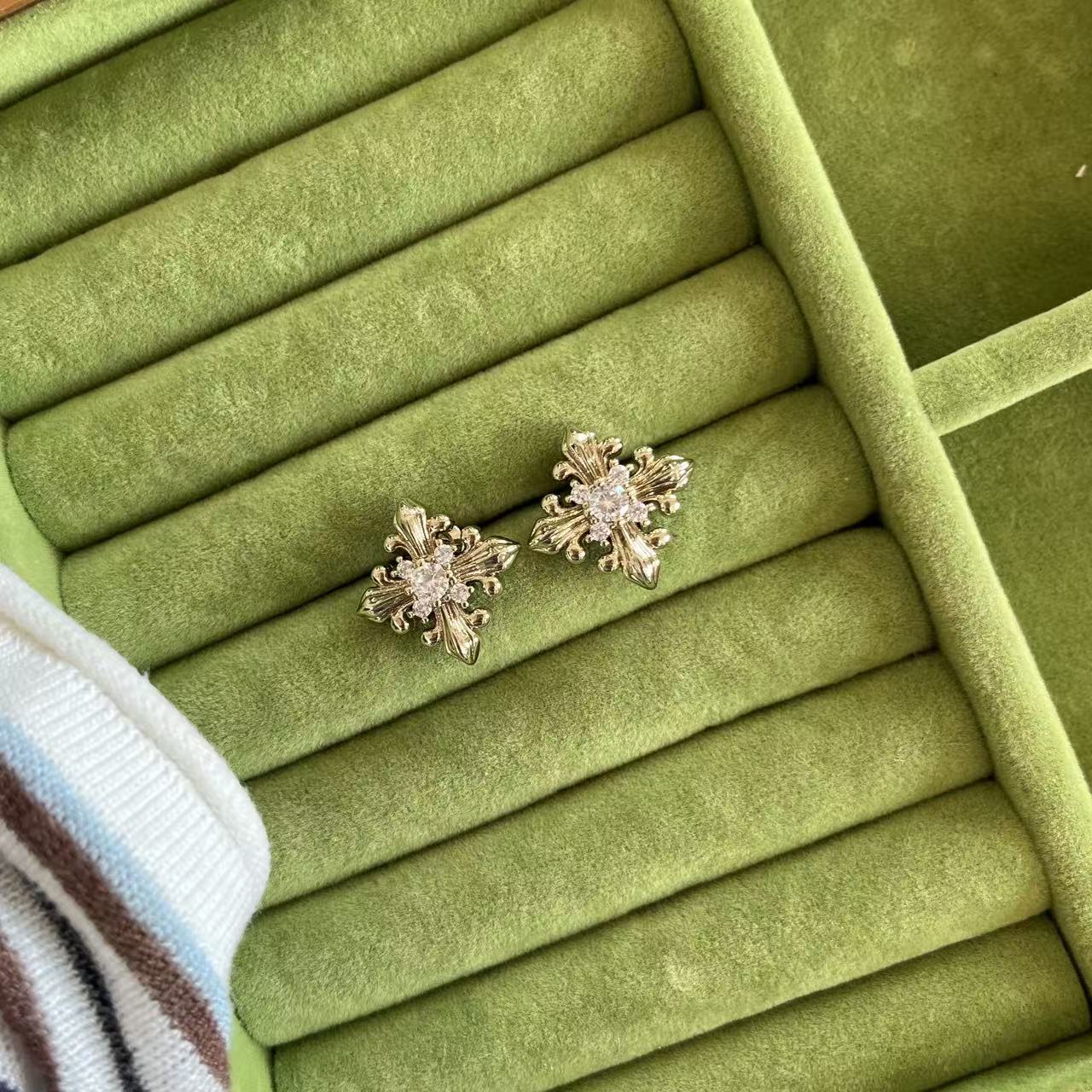 铜合金锆石耳饰 小众优雅鸢尾花卉时尚耳饰-EH042