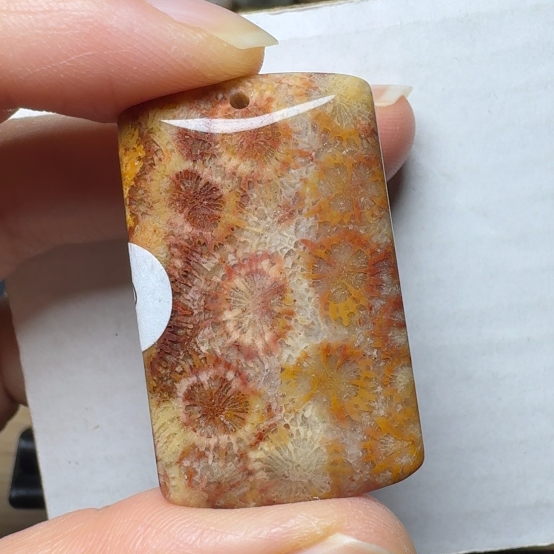 硅化玉保真红，能盘未镶嵌开*