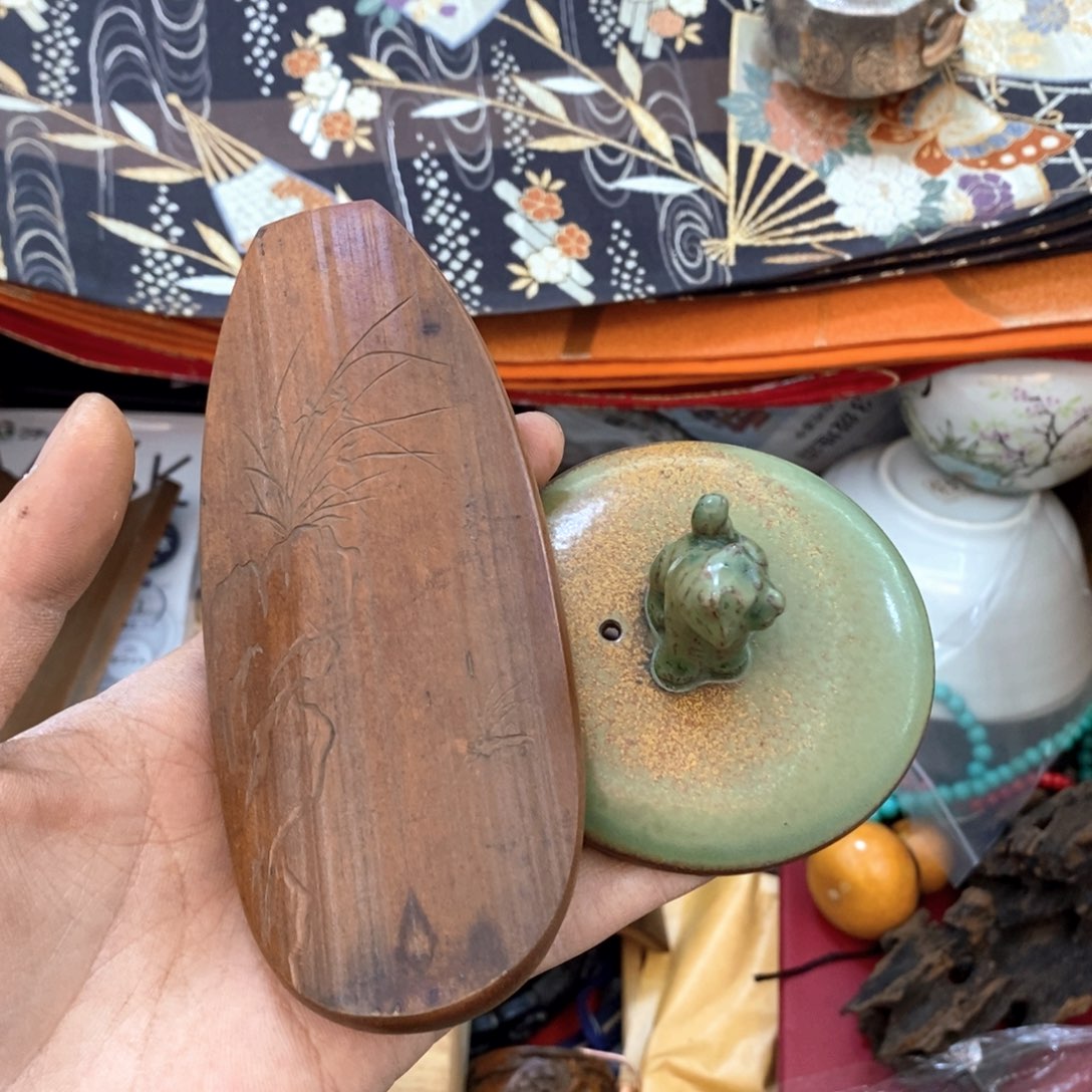 瓷片哈哈哈哈太好吃