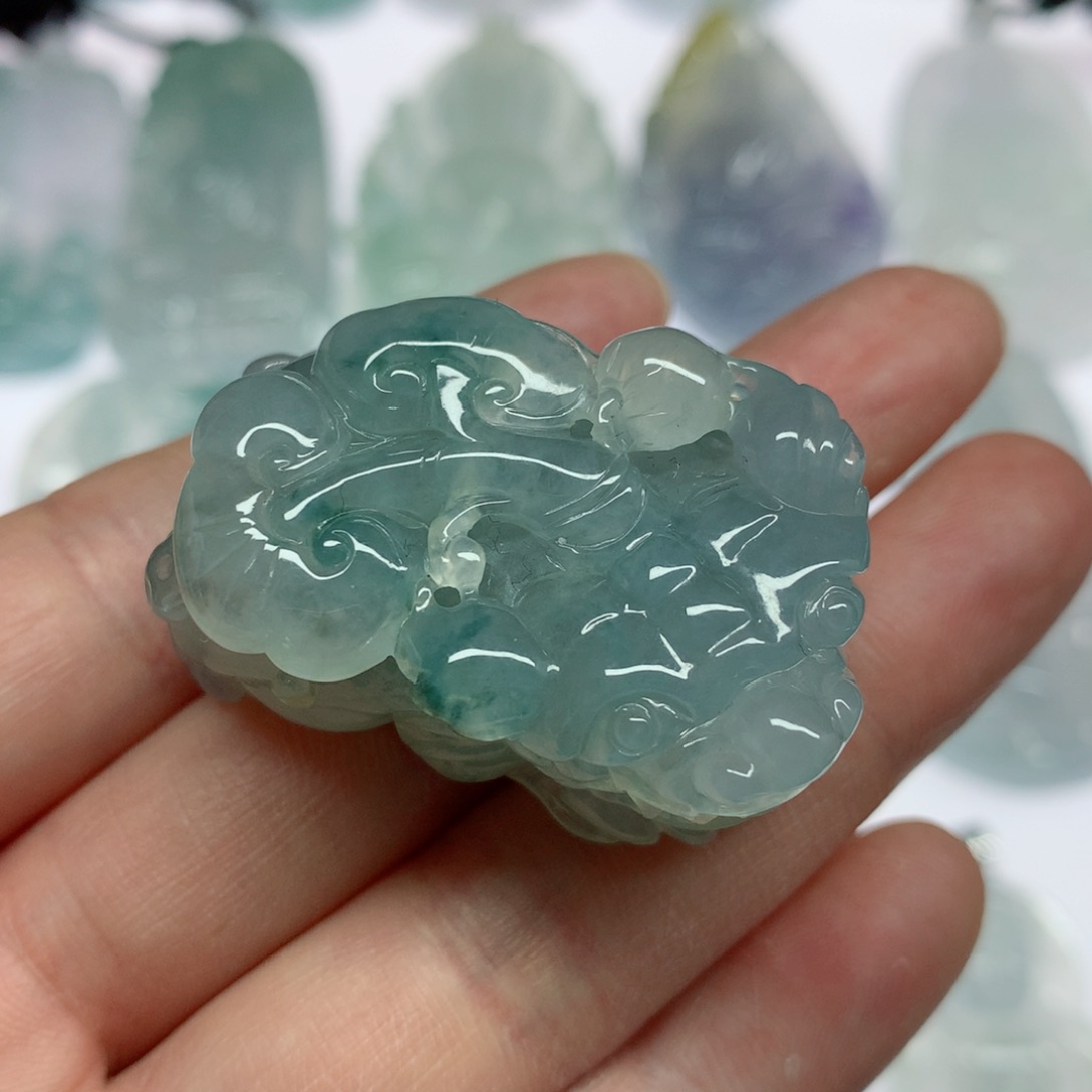 翡翠颈饰未镶嵌貔貅