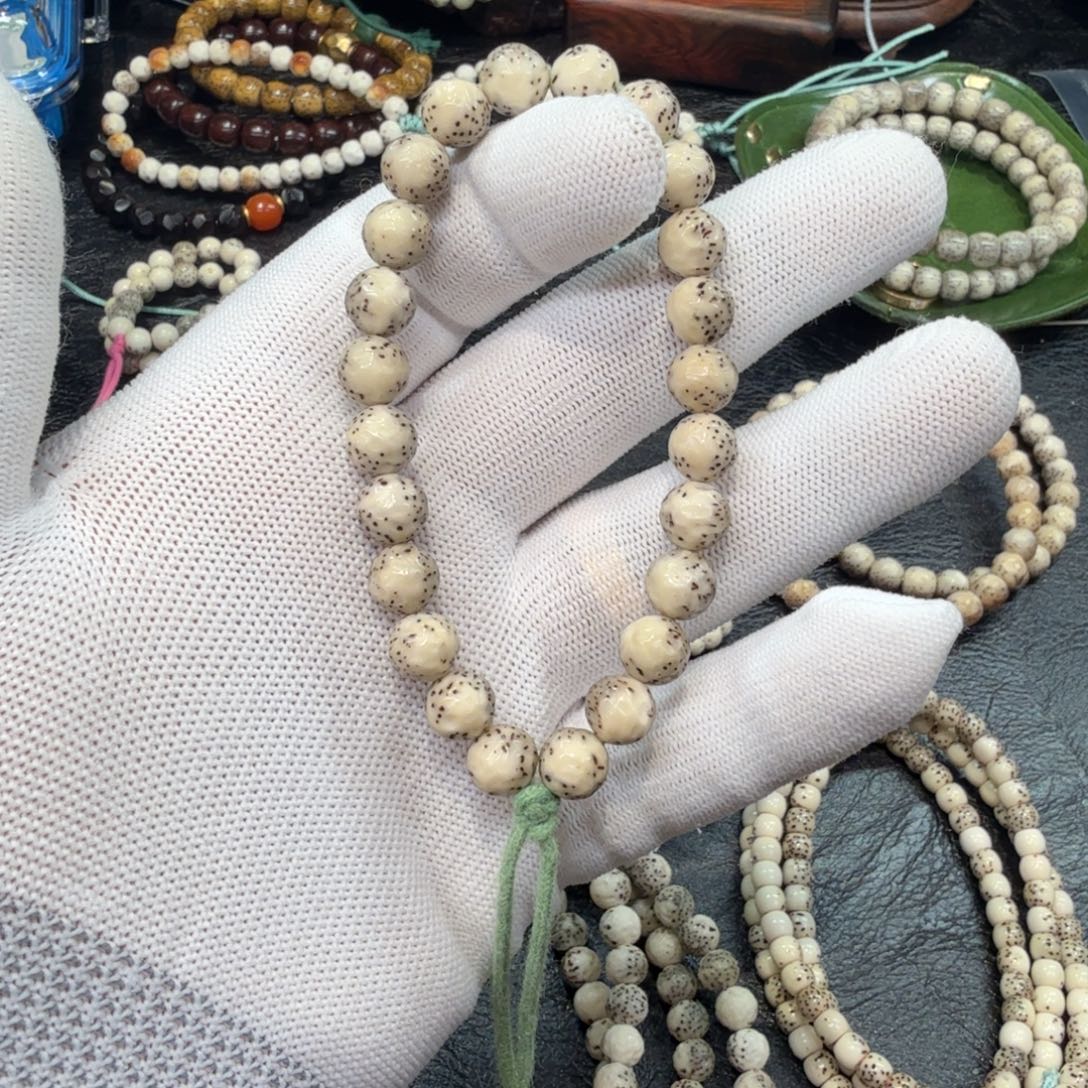 星月菩提手串9手持