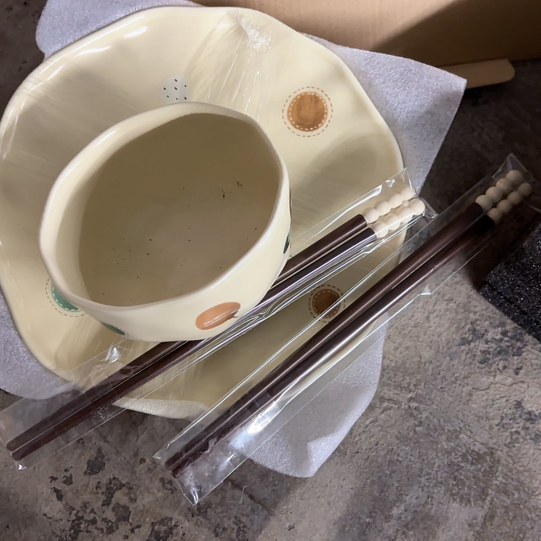 盘微瑕产品………2碗2盘2筷子
