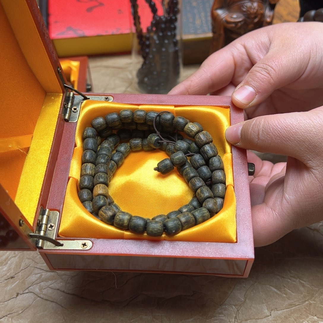 大叶紫檀（黑酸枝木类）