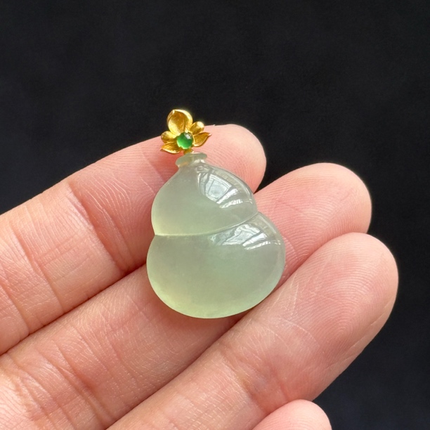 18k冰晴绿胖葫芦缅甸A 货翡翠吊坠（赠链）大气时尚，冰润细腻