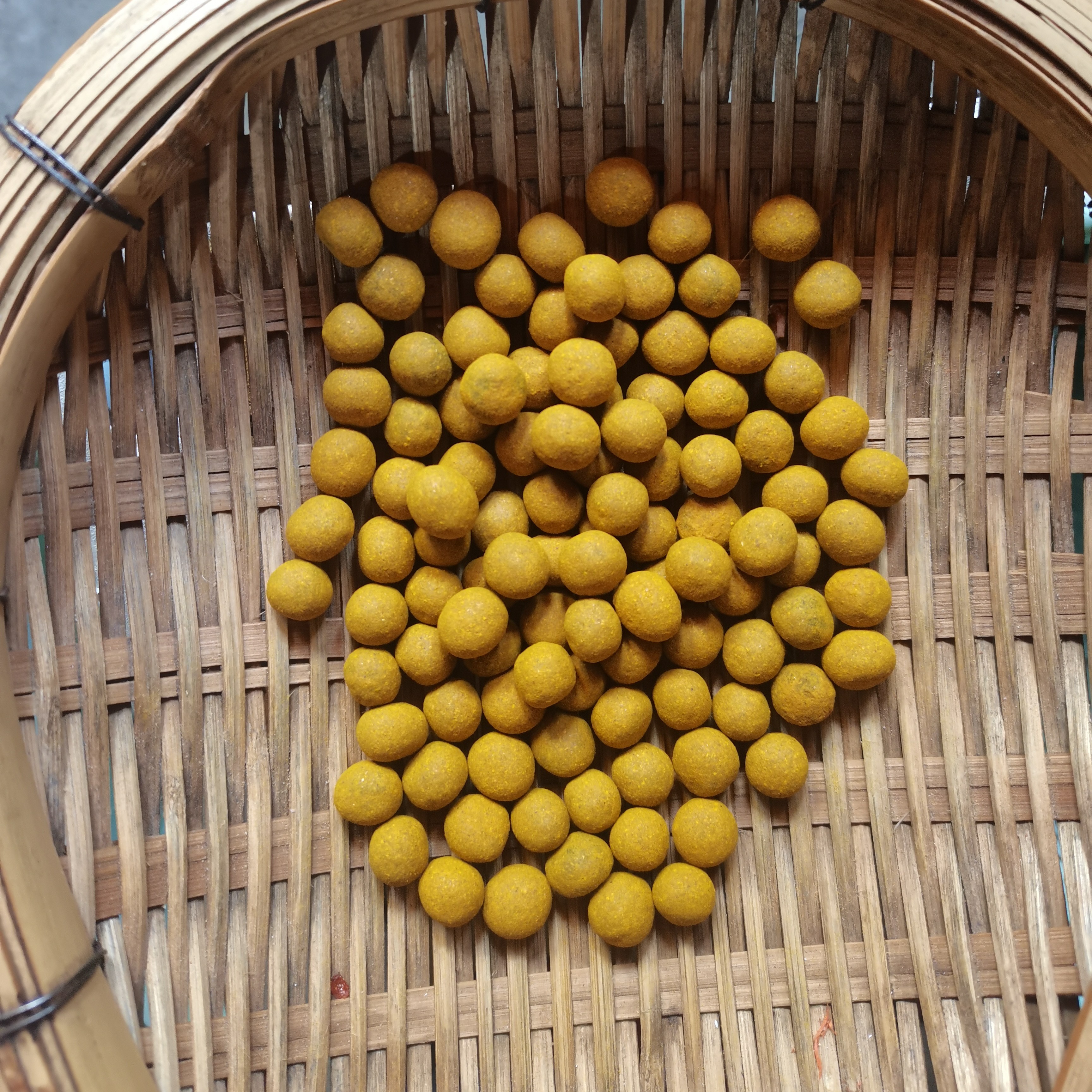 小宇收山货-金～龙～甘草本。