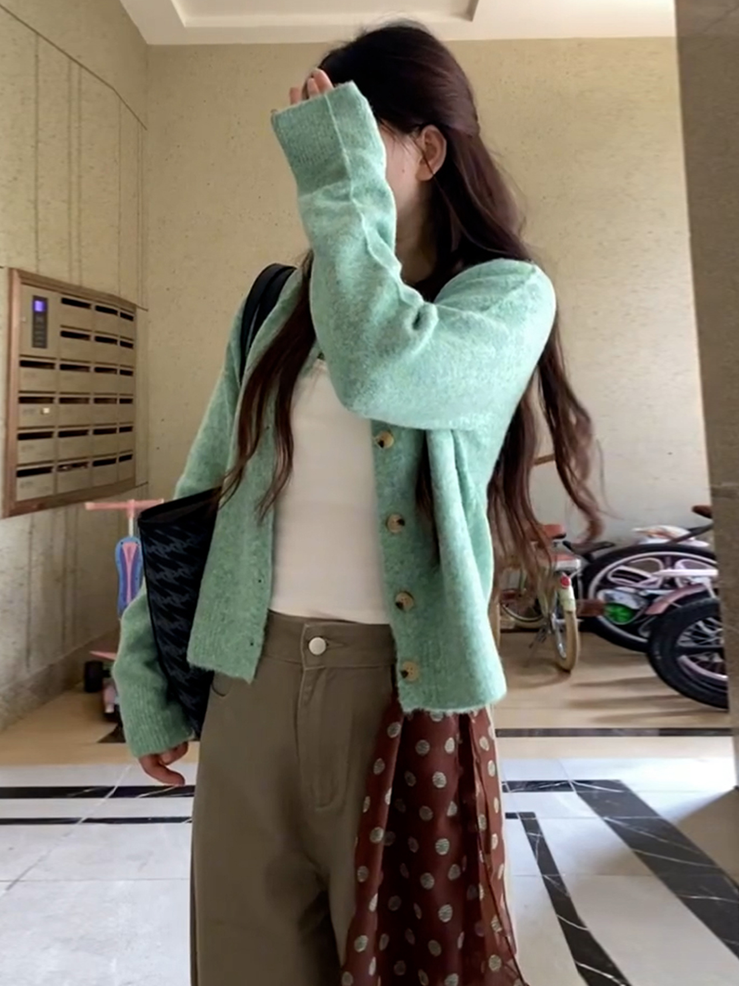 韩系早秋穿搭复古针织开衫上衣女2025秋季新款慵懒风绿色毛衣外套