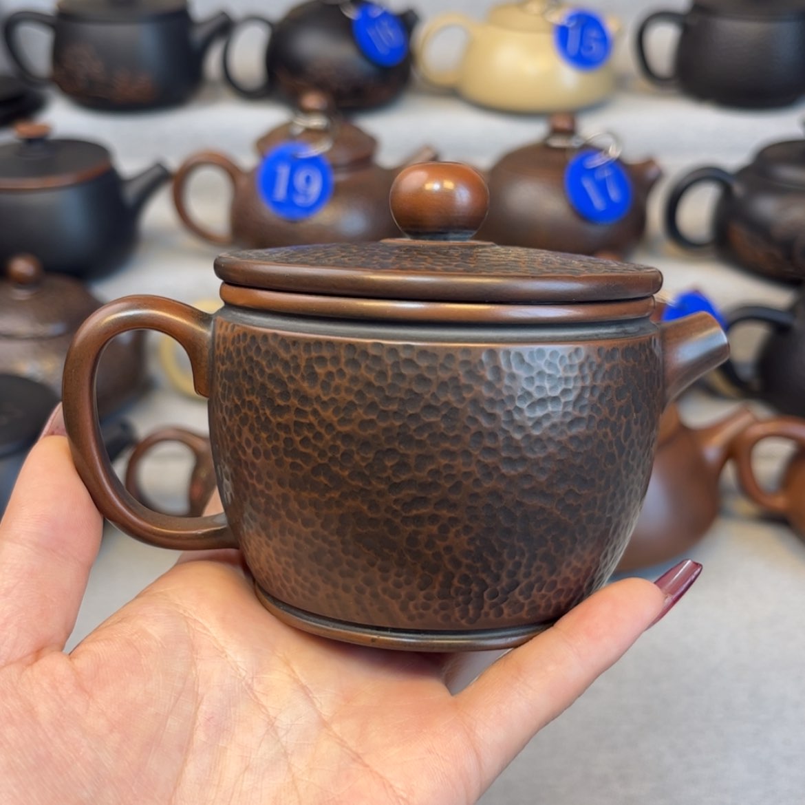 【闪购商品】红泥 微瑕 容量 190c c