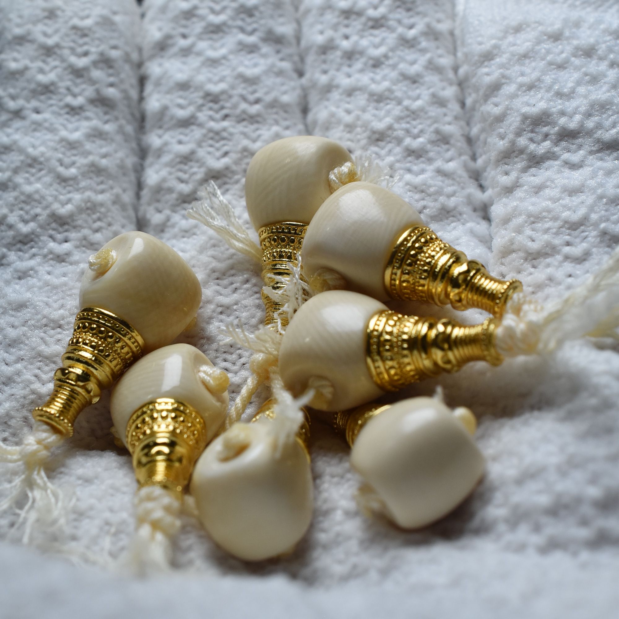 天然保真猛犸牙 原色冰料 藏式分体三通 编号Y0970