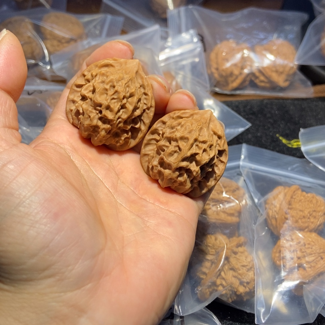 文玩核桃吊坠玲珑核桃49