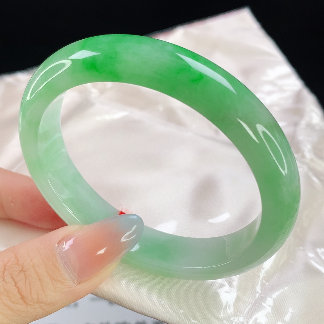 翡翠手镯未镶嵌55.3贵妃镯