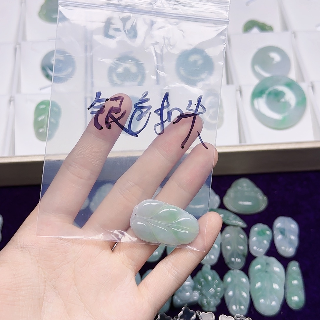 春***开翡翠未镶嵌颈饰翡翠