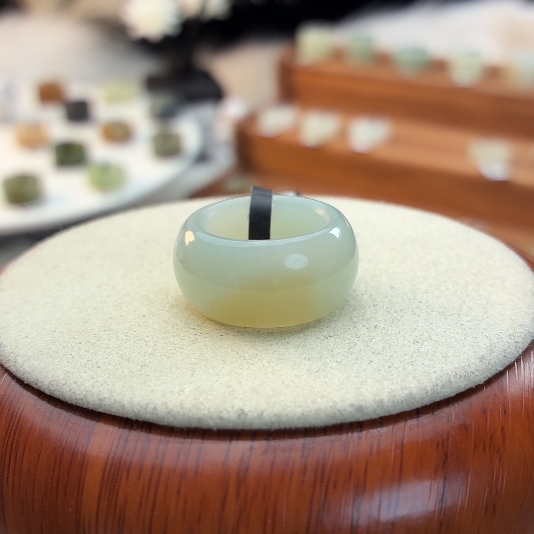 *****和田玉未镶嵌戒指i84蓝糖墩墩15.2mm