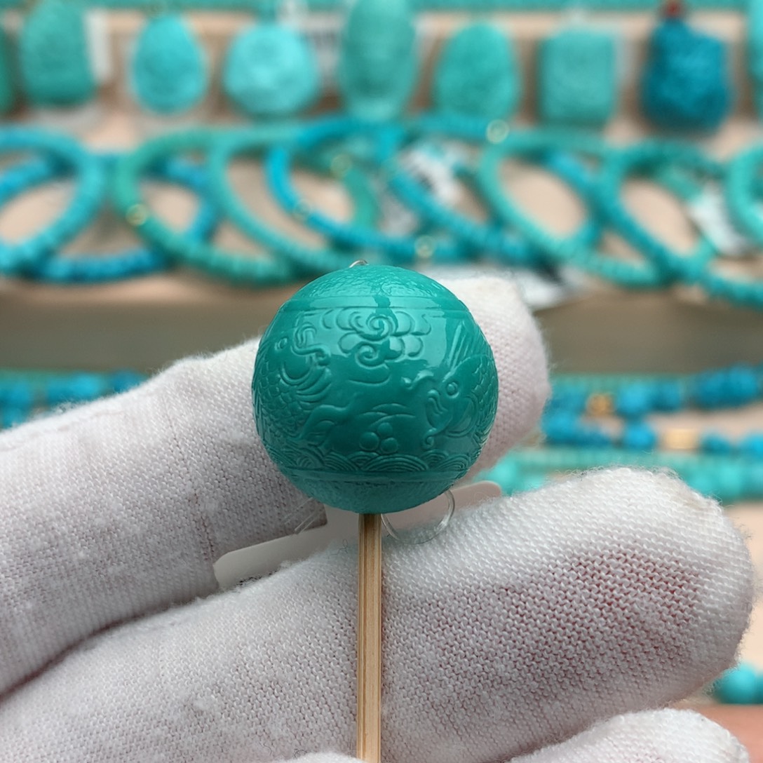 绿松石未镶嵌珠宝奇石