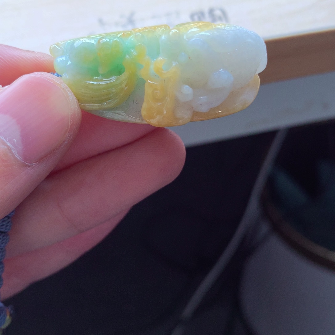 翡翠颈饰未镶嵌吊坠