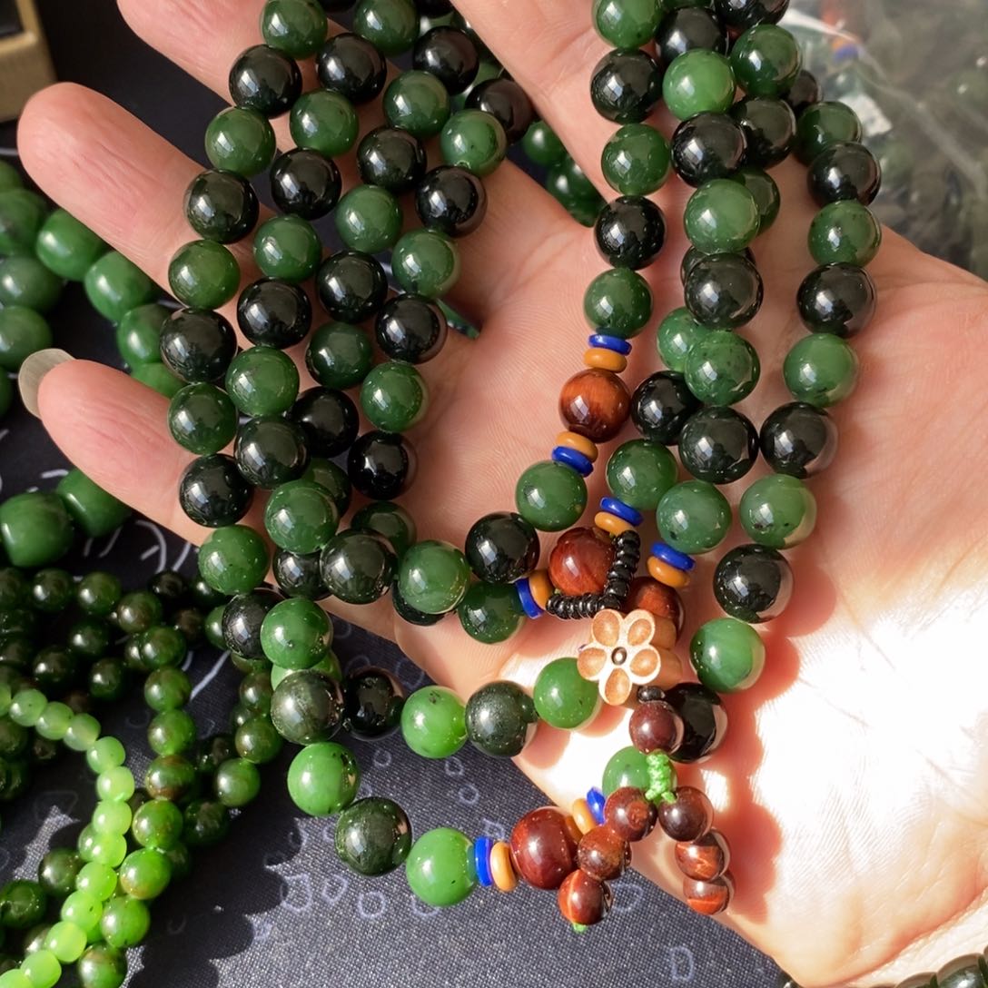 和田玉（碧玉）颈饰未镶嵌踏**梅