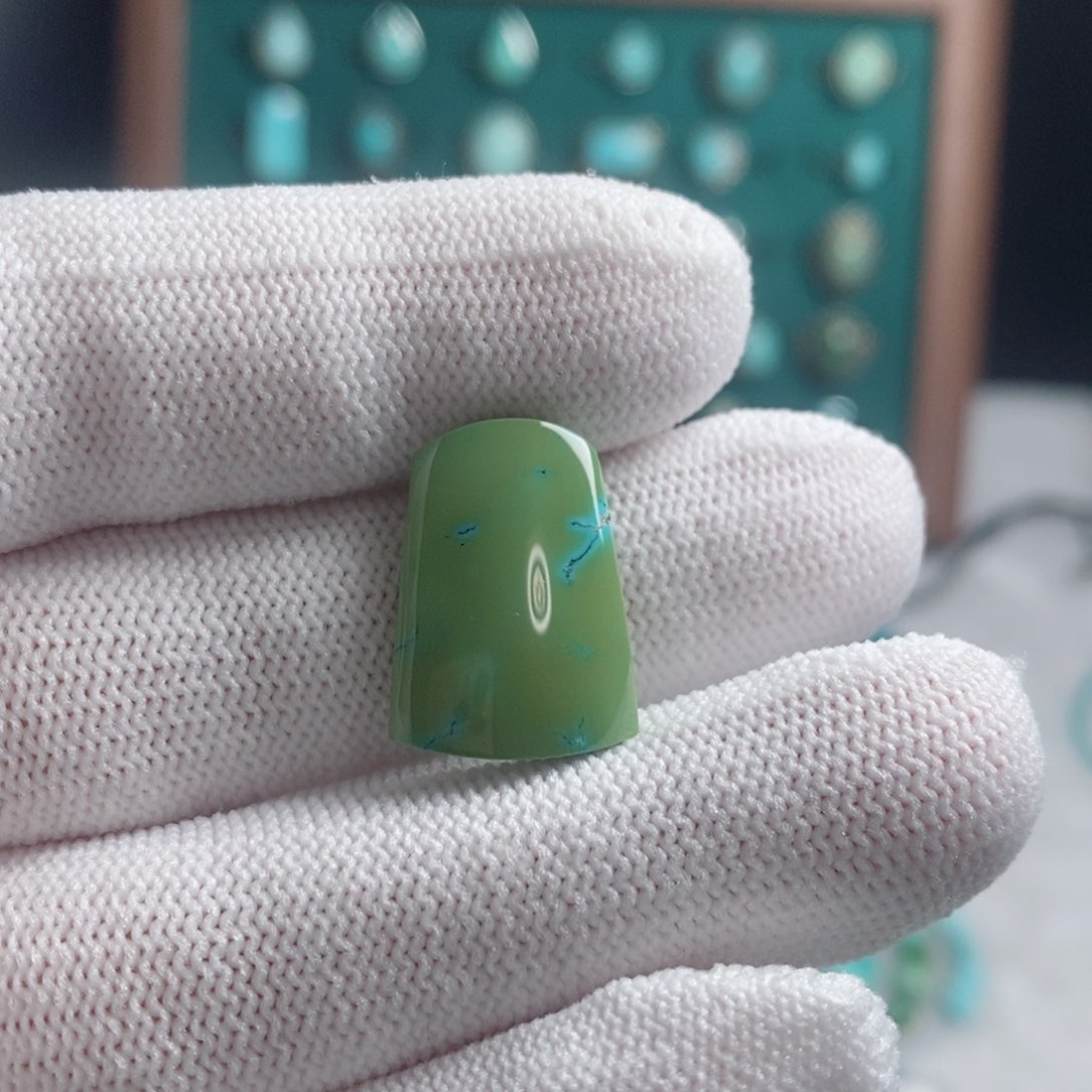 绿松石颈饰未镶嵌