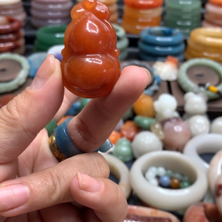 石英岩玉合金颈饰
