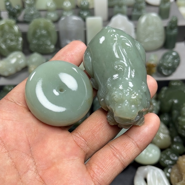 和田玉挂件未镶嵌?****?