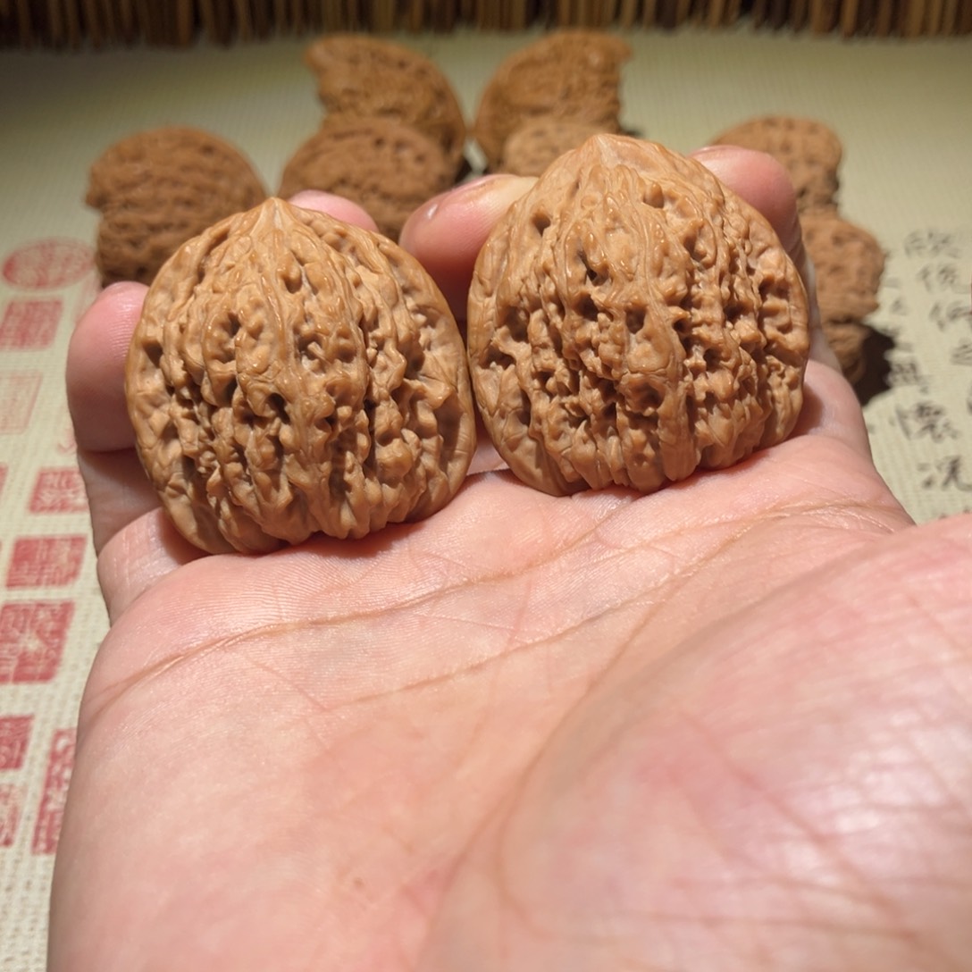 文玩核桃把件37尺全品高炮拉丝凹底涿鹿南疆石