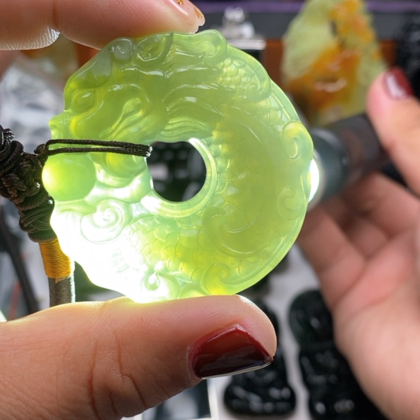 【闪购商品】蛇纹石玉颈饰未镶嵌