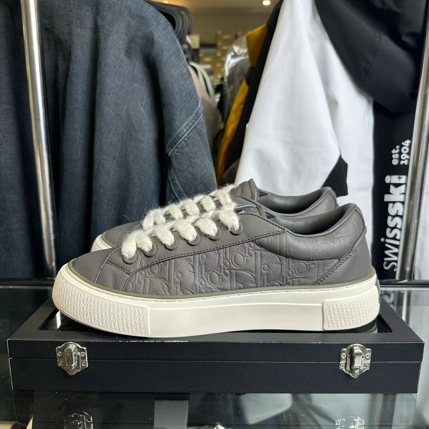 99新 DIOR/迪奥 43码/时尚/百搭/皮面/原盒/b33最新款灰色板鞋