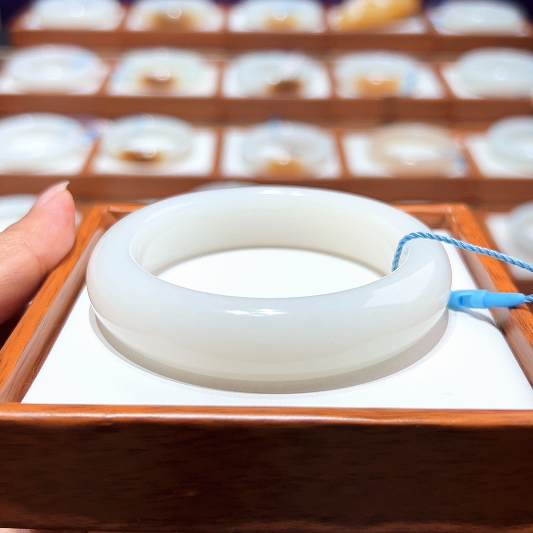 和田玉手镯55/56未镶嵌