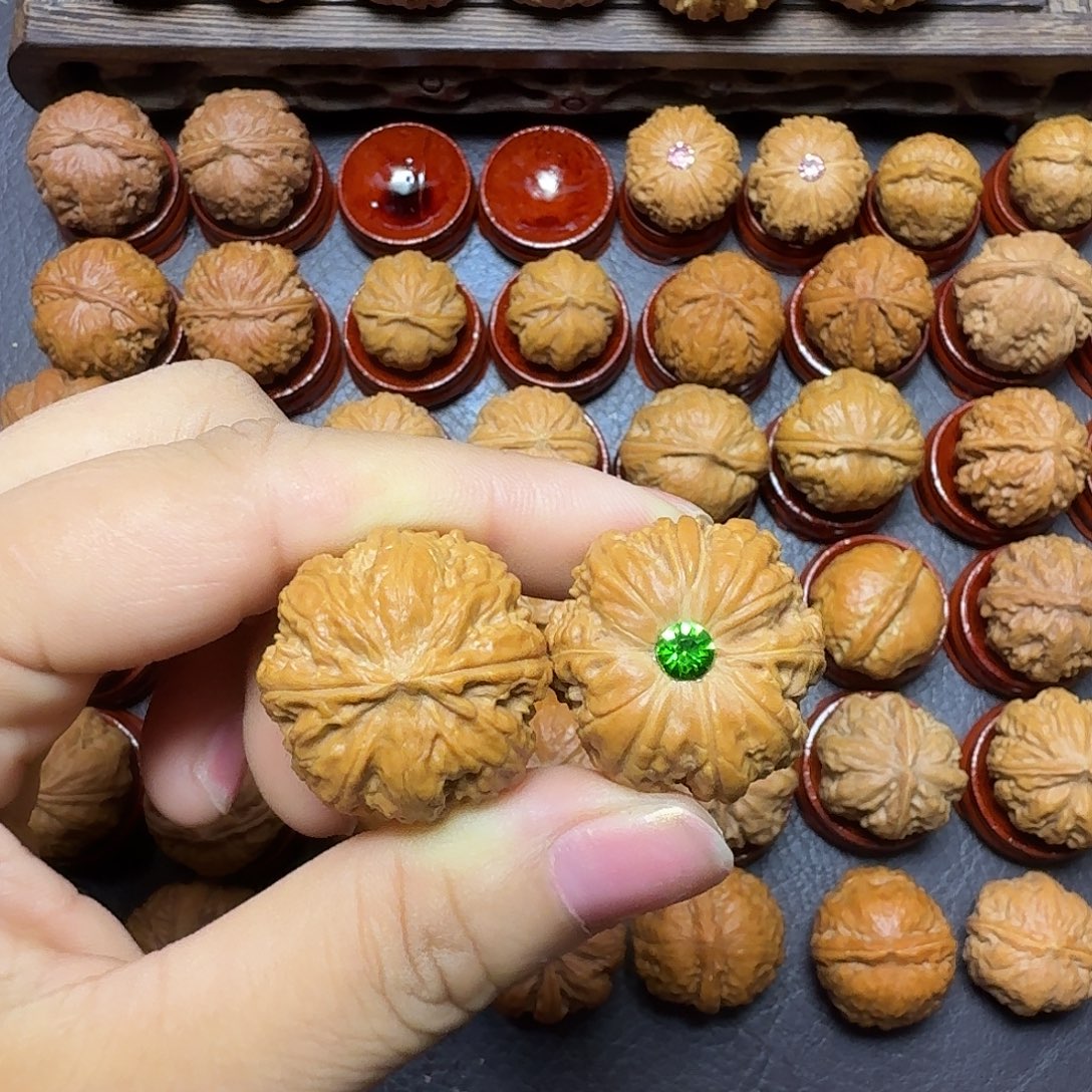 不***外把件文玩核桃27尺焖尖磨盘绿钻封底