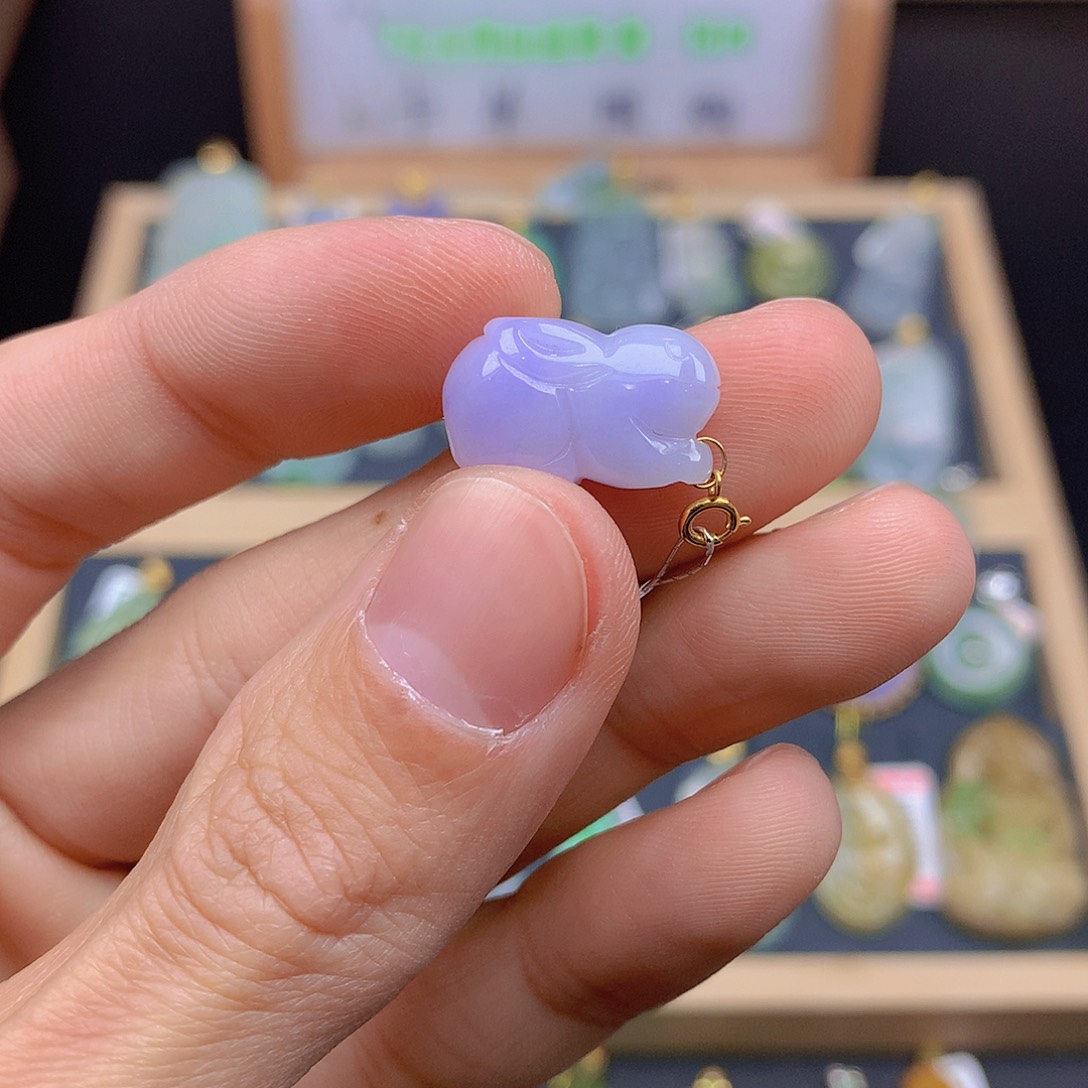 翡翠颈饰未镶嵌翡翠