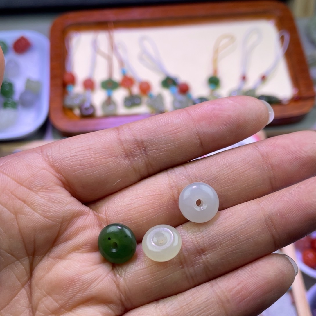 和田玉配饰未镶嵌三*一