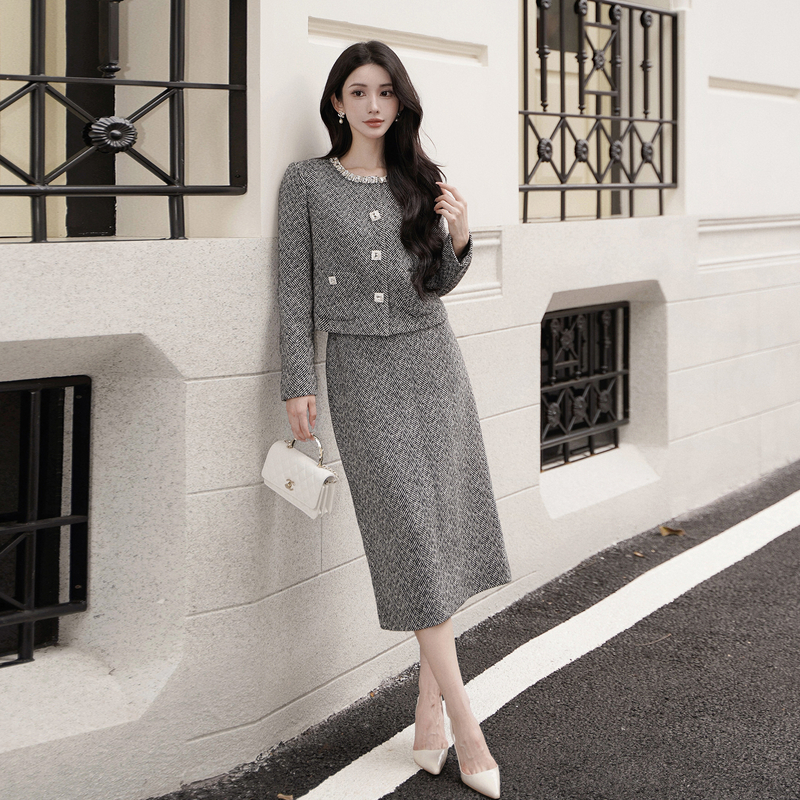 朗姿/莱茵【呢喃花语】冬季高端格纹钉钻香风套装黑色LDGD9BWCJ312