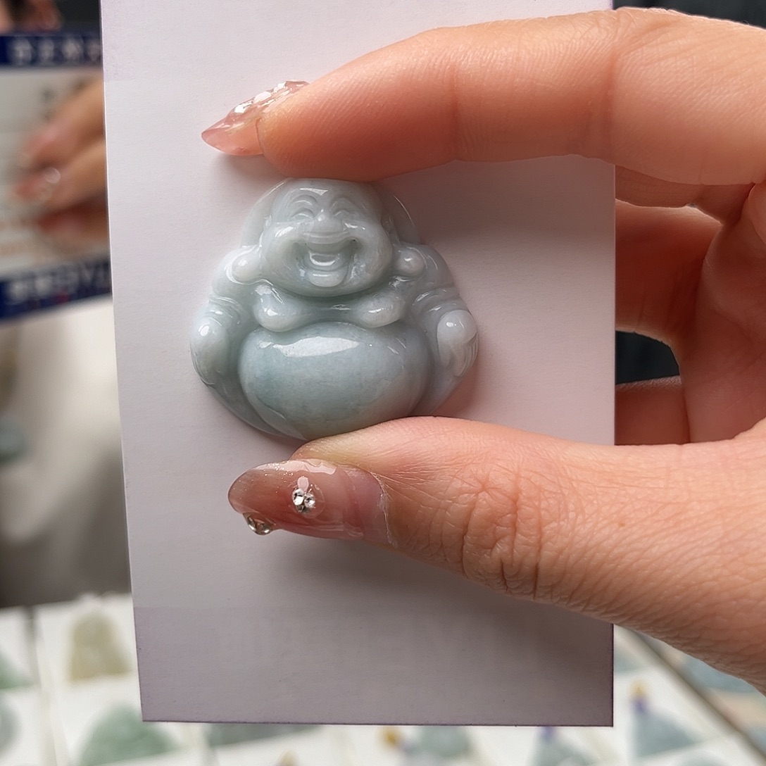 翡翠颈饰未镶嵌佛公