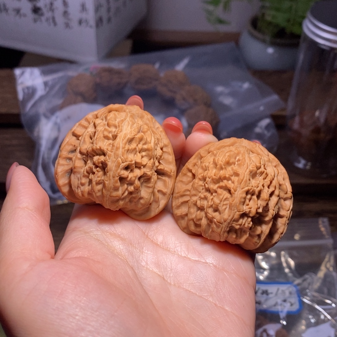 郑***家吊坠文玩核桃全品44三角白