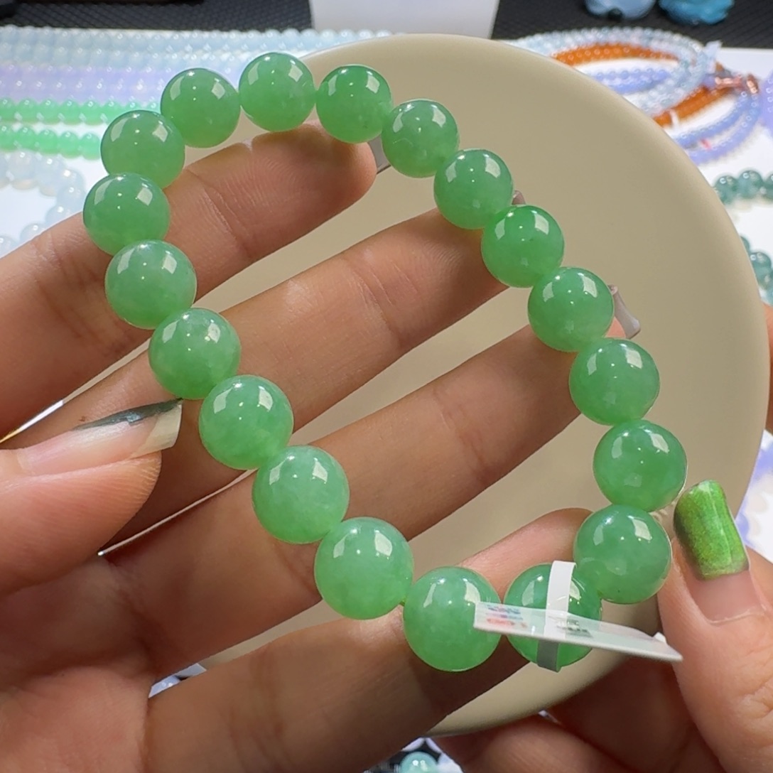 翡翠手链未镶嵌满甜阳绿手串卡10 大漏！