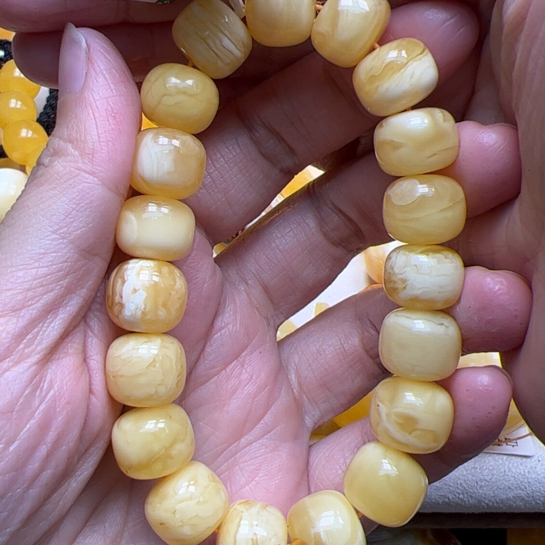 琥珀颈饰未镶嵌蜜蜡