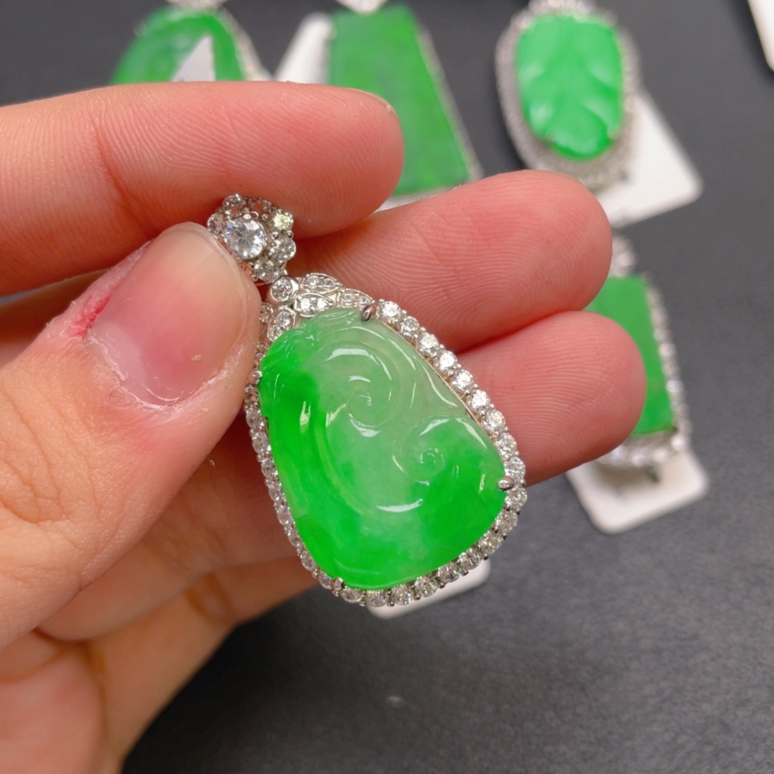 翡翠银S925镶嵌颈饰