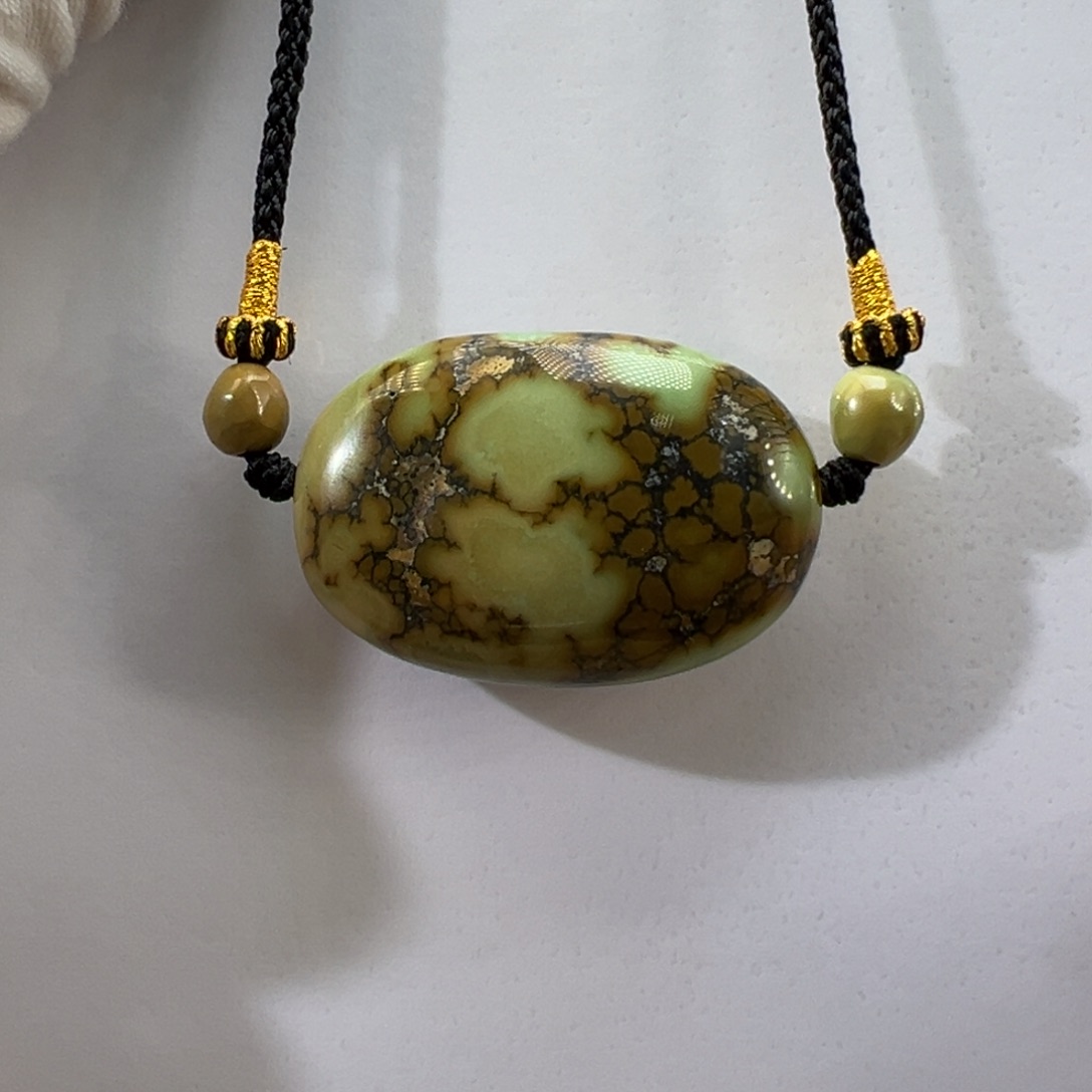 绿松石未镶嵌挂件