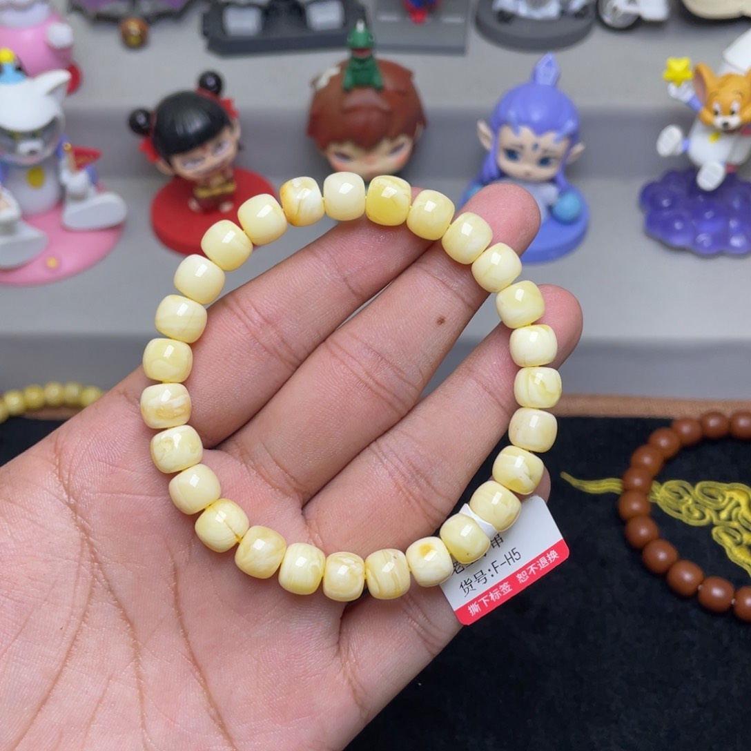 未镶嵌琥珀珠宝奇石P**K