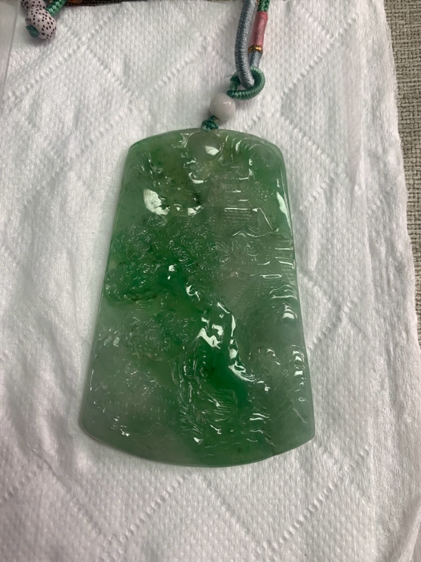 玉如军意翡翠珠宝