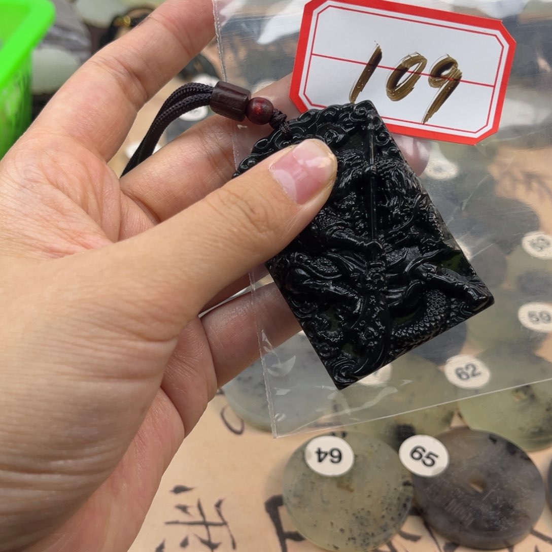 蛇纹石玉颈饰未镶嵌顾*安109