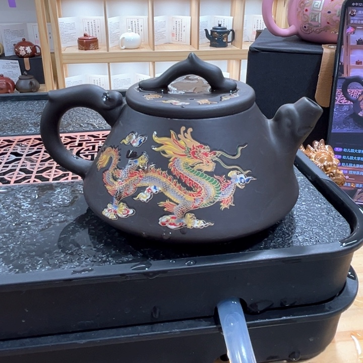 紫砂茶壶和其他器皿