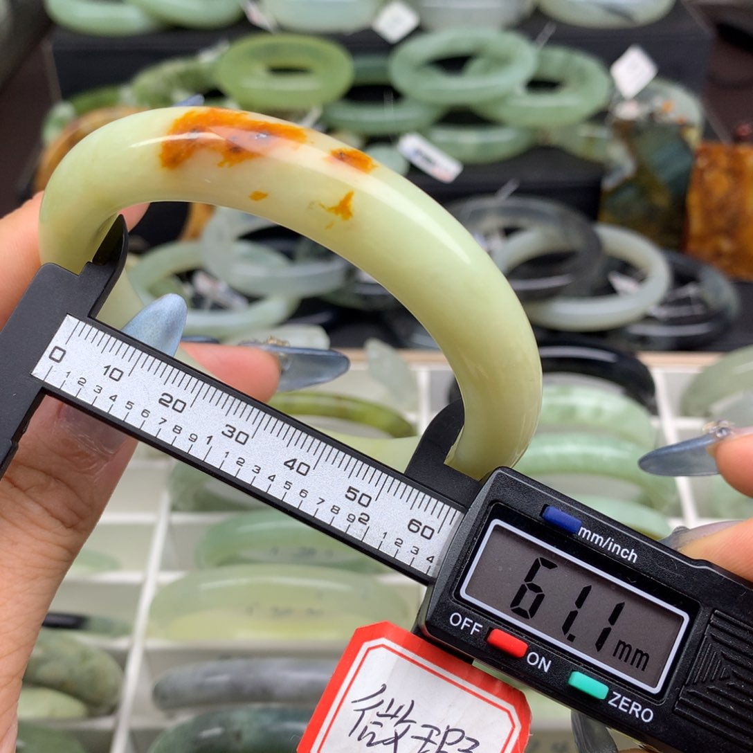 蛇纹石玉未镶嵌手镯728