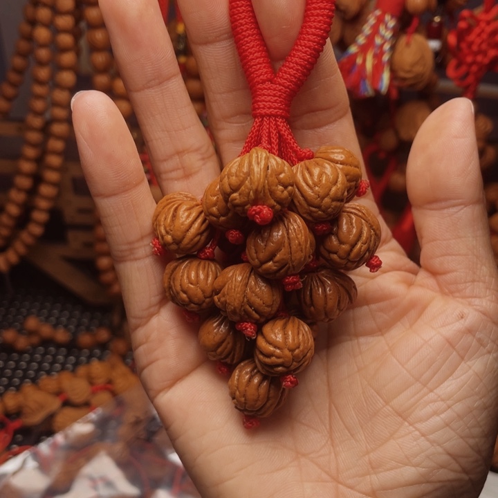 木质类龙纹桃枭挂件