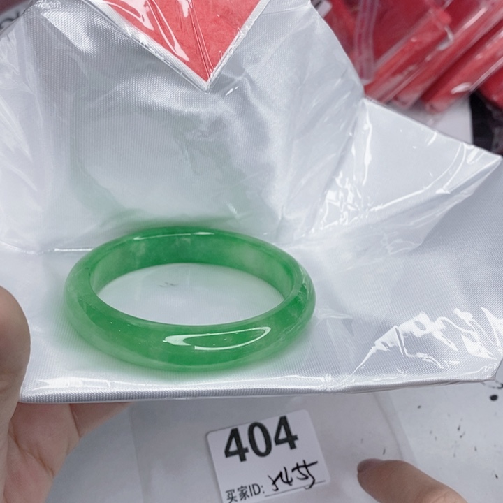 翡翠未镶嵌手镯一图一物实物为准（微瑕处理）
