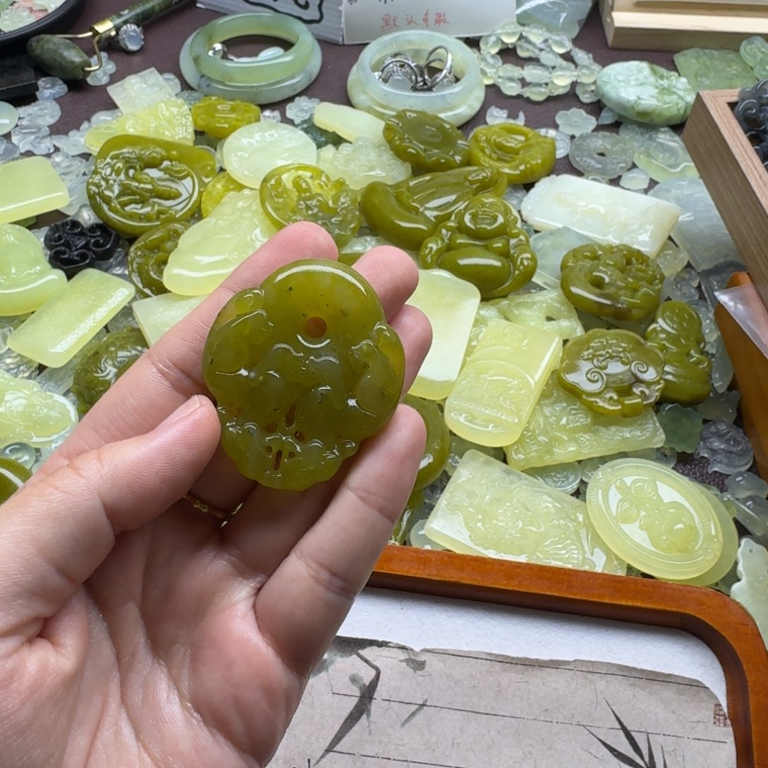 橙***姐蛇纹石玉合金颈饰