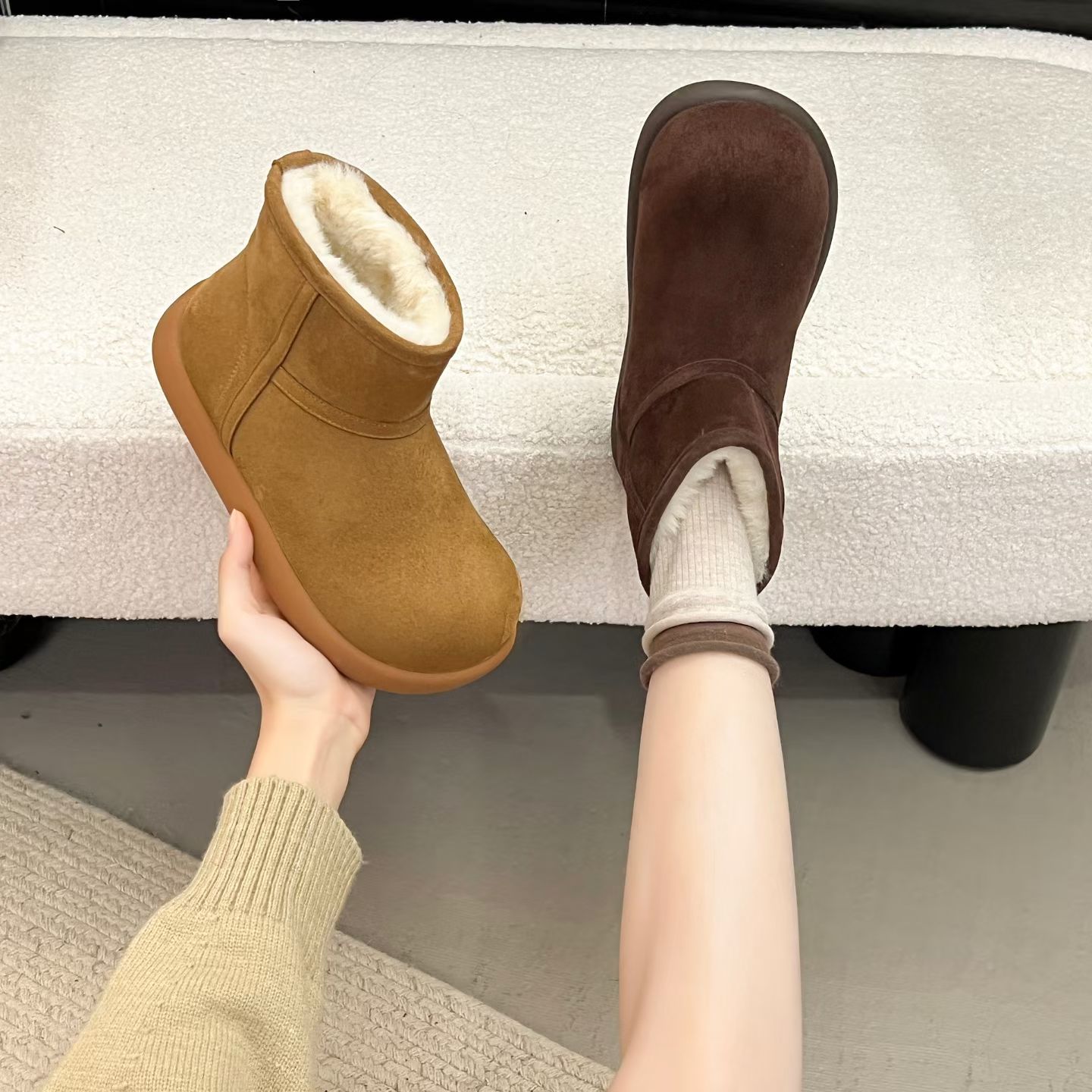 加绒加厚雪地靴女平底舒适百搭2025新款一脚蹬短筒圆头短靴子防滑