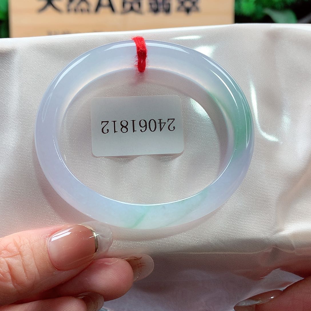 未镶嵌手镯（贵妃镯）翡翠110号，天然A货翡翠手镯