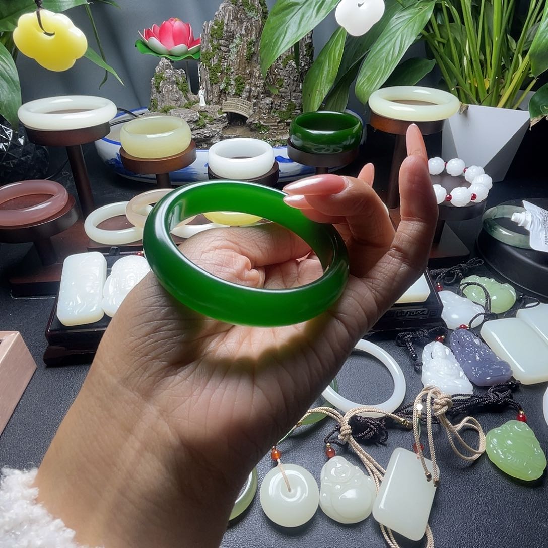 ****。57➕圈口正装手镯菠菜绿